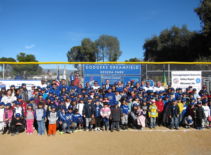 Representatives from the Dodgers and the City of Los Angeles join a group of about 100 kids at Staurday's Dodgers Dreamfield dedication at Reseda Park (click to enlarge).(Photo credit - Ron Cervenka)