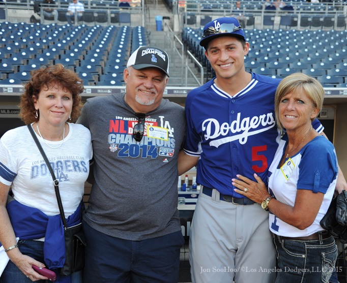 Corey Seager with his mom, dad and sister at his September 3, 2015 MLB debut. (Photo credit - Jon SooHoo)