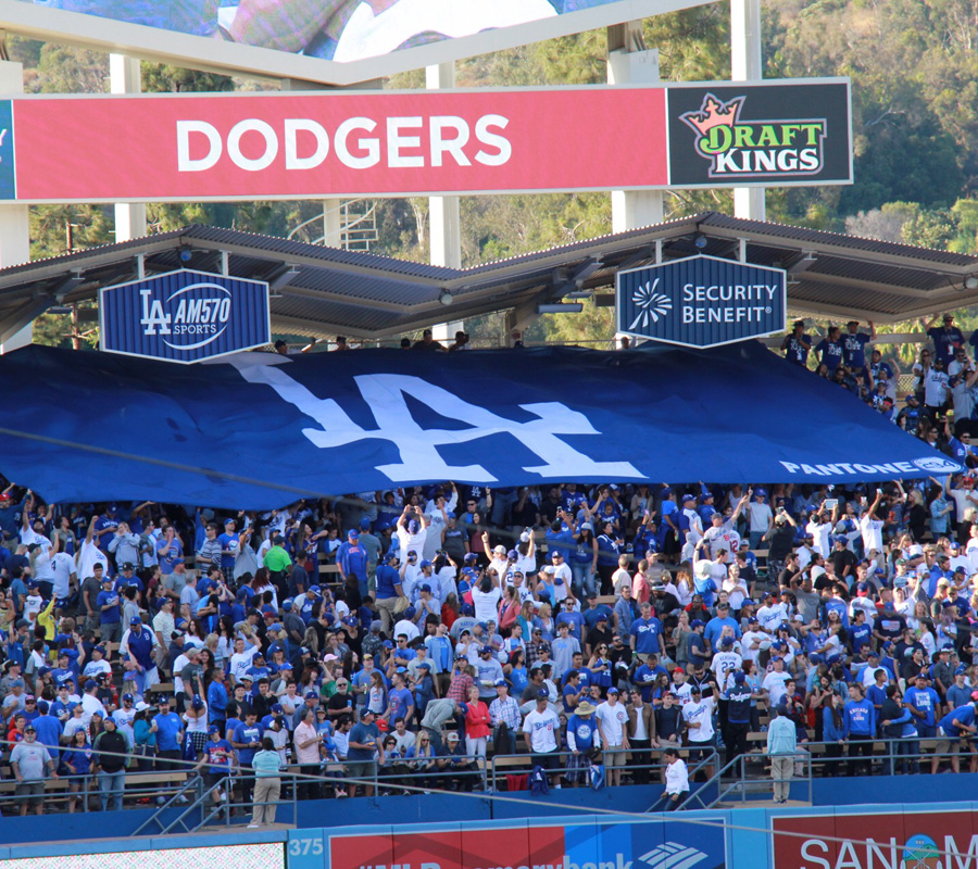 Pantone 294 to hold final 2017 event at Dodger Stadium