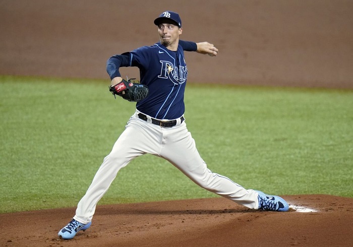 Blake Snell keeps Dodgers at bay in Game 2 of World Series