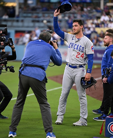 Cody Bellinger got the worst pitch-clock violation of 2023 because Dodgers  fans gave him a standing ovation
